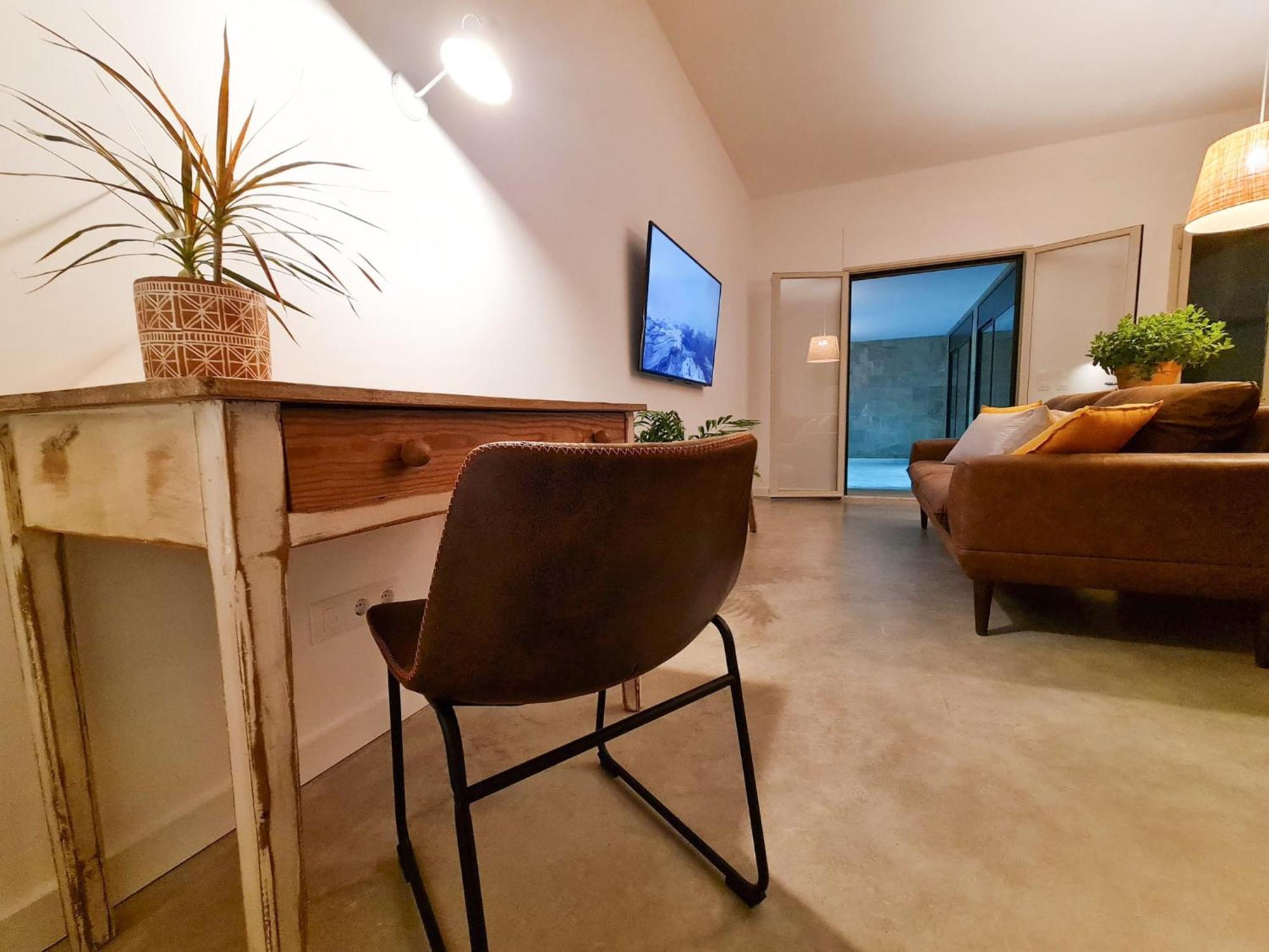 Апартаменти Loft Con Piscina Climatizada De Agua Salada Y Parking En El Centro De Figueres Фігерас Екстер'єр фото