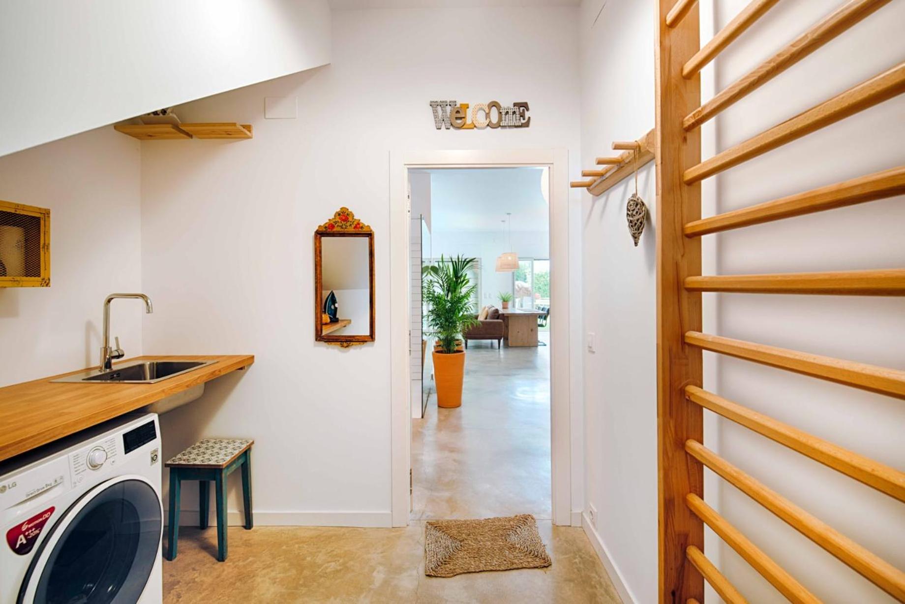 Апартаменти Loft Con Piscina Climatizada De Agua Salada Y Parking En El Centro De Figueres Фігерас Екстер'єр фото